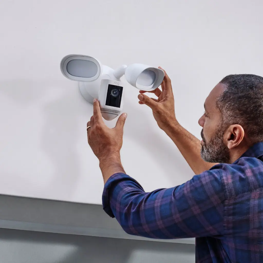 Ring Floodlight Cam Wired Pro - White mourixa qatar.webp