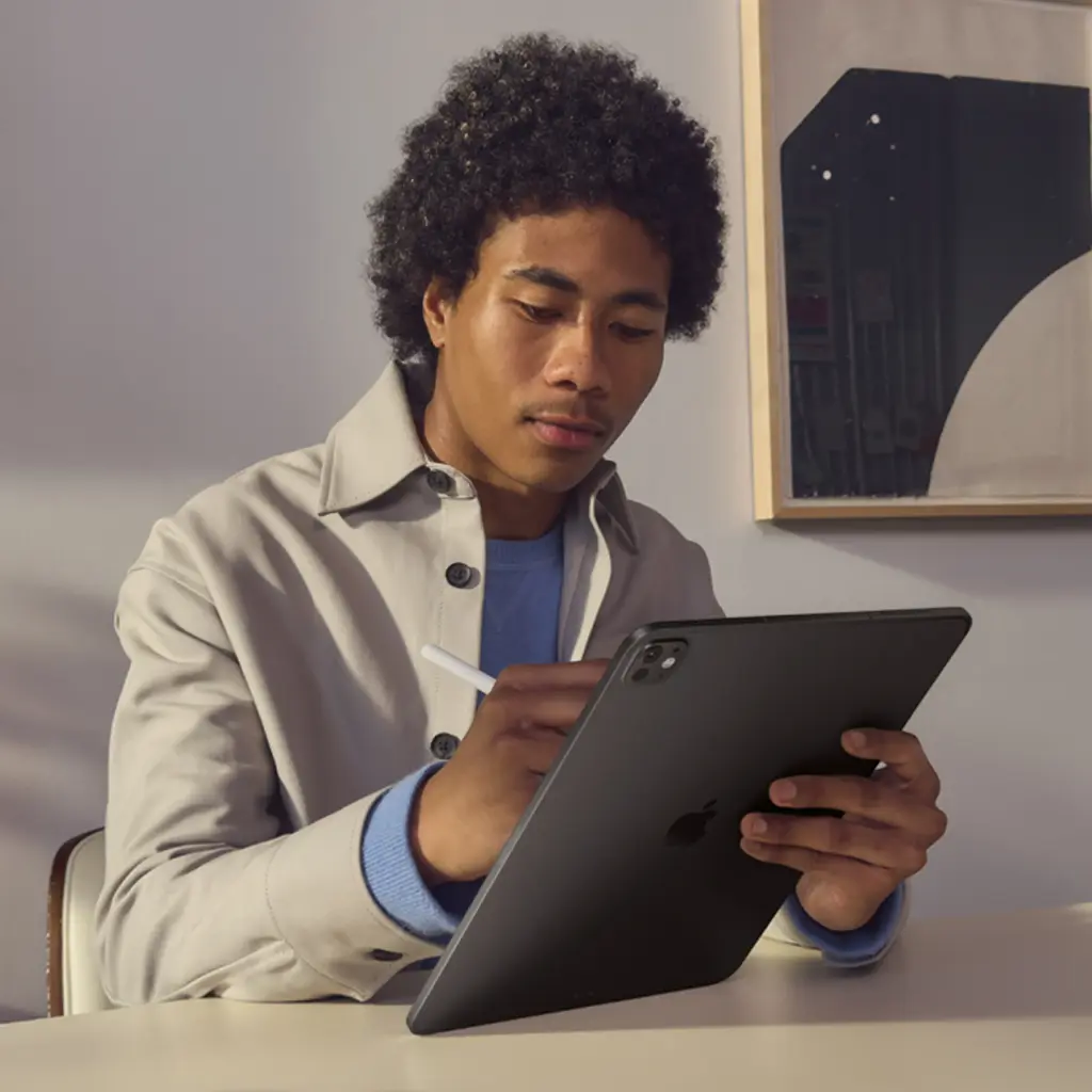 Apple 11-inch iPad Pro (M5) Wi‑Fi 256GB with Standard Glass - Space Black- mourixa Qatar-4.webp