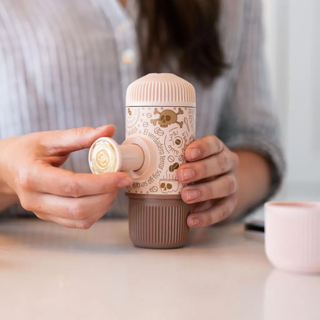 Wacaco - Nanopresso - Dark Souls - Pink + Case-mourixa Qatar-2.webp