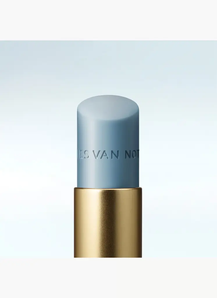Dries Van Noten Tinted Lip Balm - Frosted blue - mourixa Qatar-2.webp