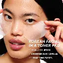 Glow Recipe Vitamin C Brightening Korean Toner Pads for Undereye & Cheekks - mourixa Qatar-1.webp